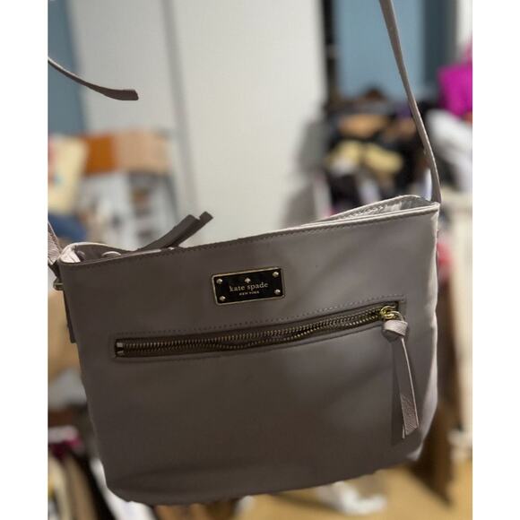 A220 Kate Spade Nylon gray tan crossbody - Picture 1 of 5